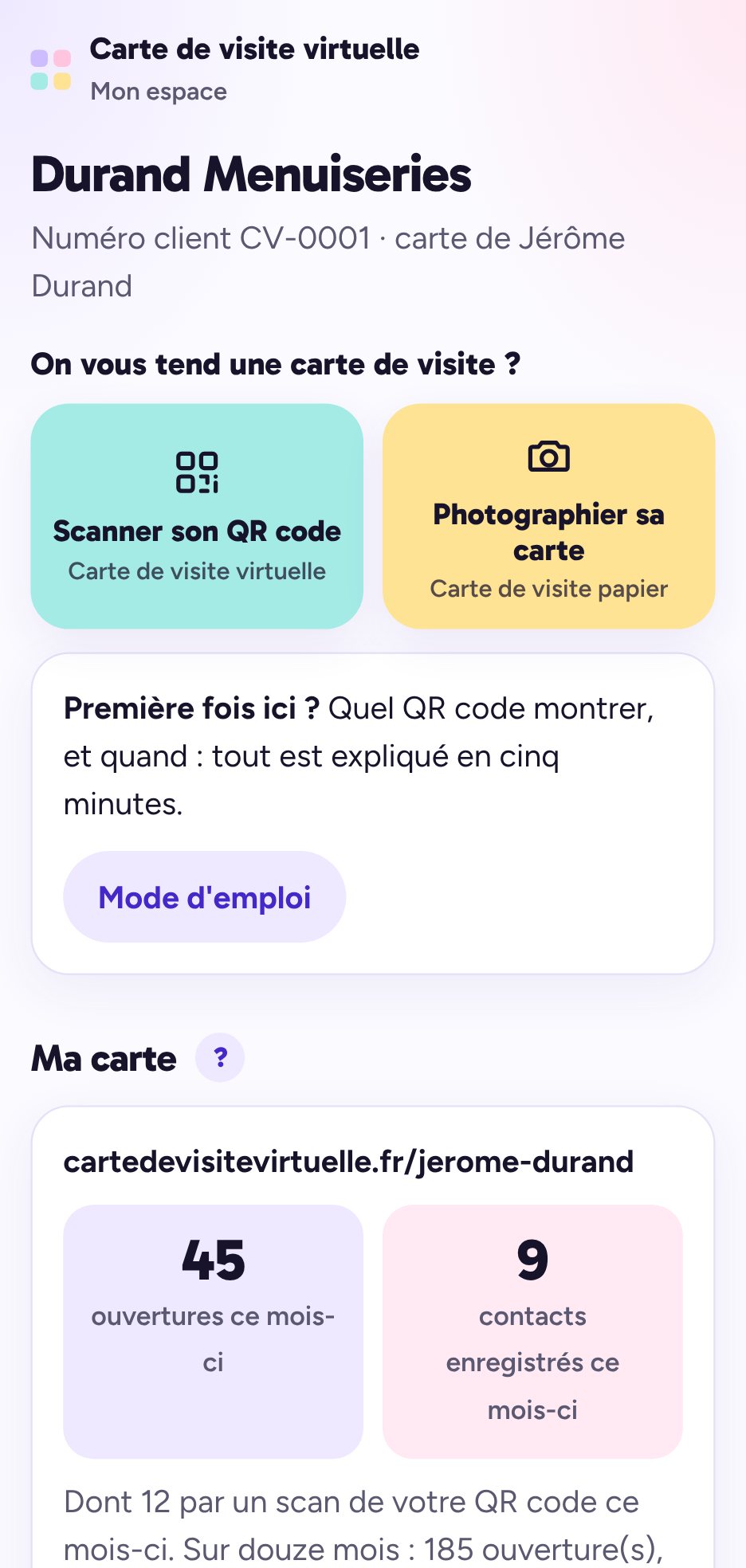 Tableau de bord : boutons pour scanner le QR code d'une carte de visite virtuelle ou photographier une carte papier